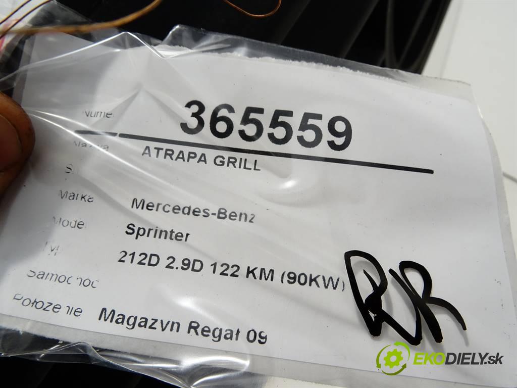 Mercedes-Benz Sprinter    212D 2.9D 122 KM (90KW)  mřížka maska  (Mřížky (masky) chladičů)