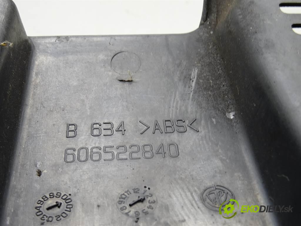 Alfa Romeo 166  2000 114 kW 2.0TS 155KM 98-03 2000 mřížka maska 606522840 (Mřížky (masky) chladičů)