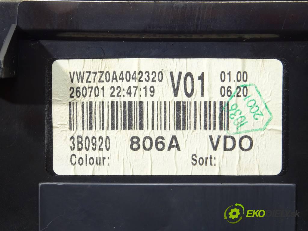 Volkswagen Passat B5 FL  2001 96 kW KOMBI 5D 1.9TDI 130KM 00-05 1900 Prístrojovka 3B0920806A (Prístrojové dosky, displeje)