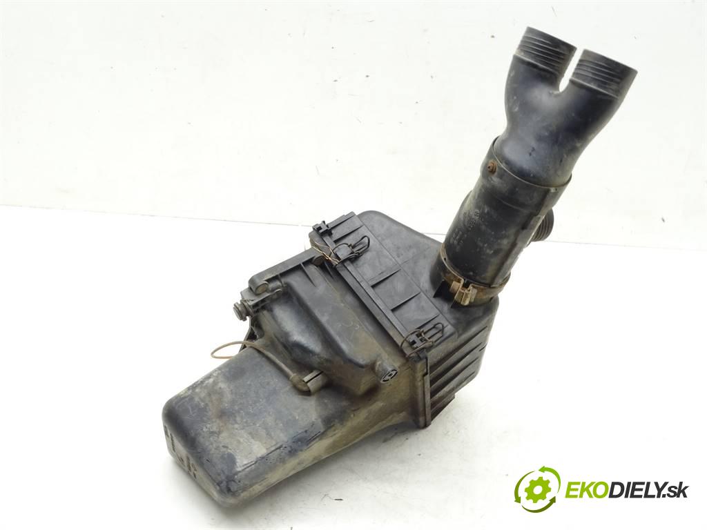 Audi 100 C3  1990 98 kW SEDAN 4D 2.3B 133KM 82-91 2300 obal filtra vzduchu 021129620 (Kryty filtrů)