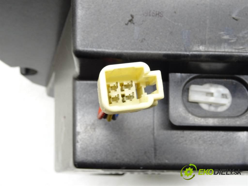 Mitsubishi Outlander II    2.0DI-D 140KM 06-12  reproduktory Zosilňovač subwoofer ROCKFORD 8701A279 8720A012