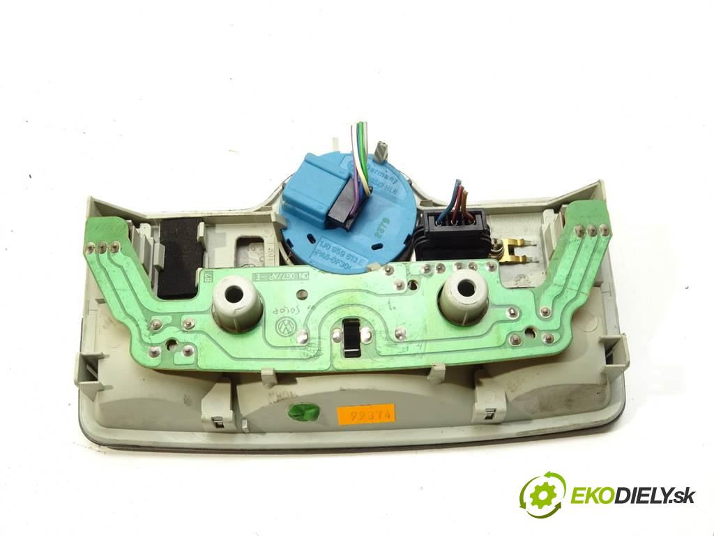 Volkswagen Golf IV  1999 66 kW HATCHBACK 5D 1.9TDI 90KM 97-03 1900 svetlo stropné 1J0947105 (Osvetlenie interiéru)