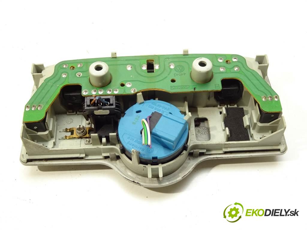 Volkswagen Golf IV  1999 66 kW HATCHBACK 5D 1.9TDI 90KM 97-03 1900 svetlo stropné 1J0947105 (Osvetlenie interiéru)