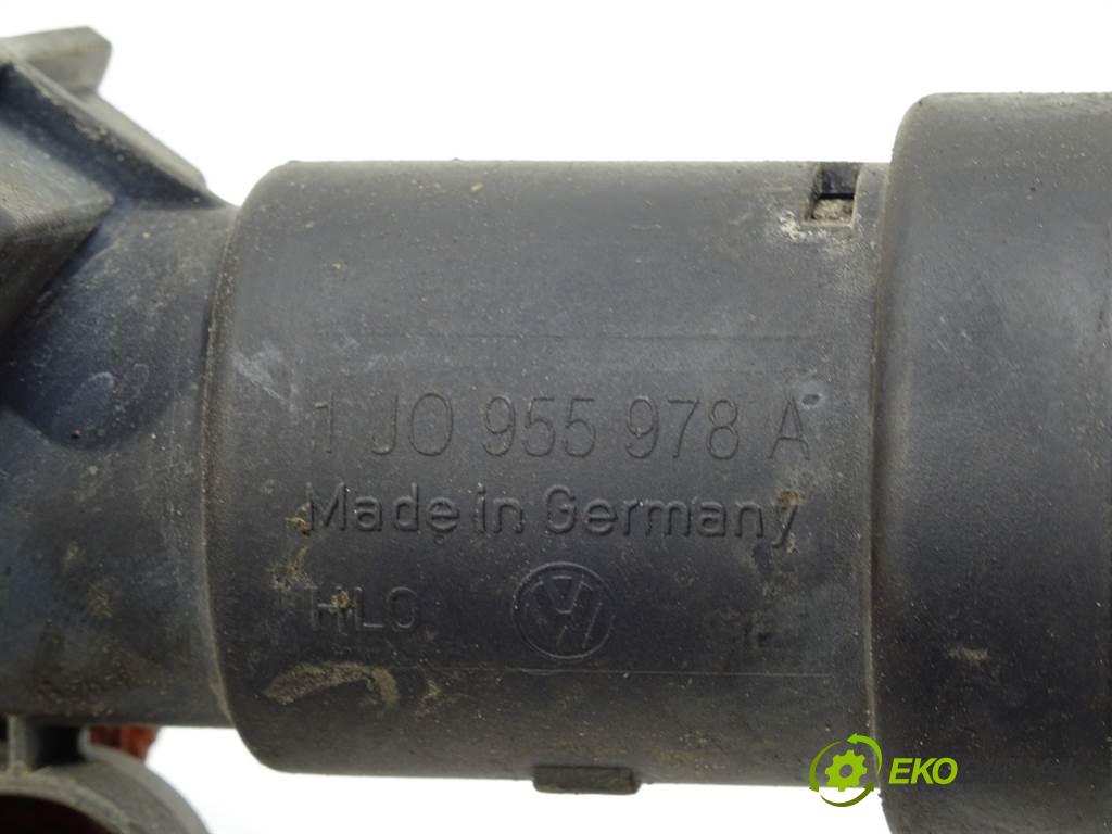 Volkswagen Golf IV    HATCHBACK 5D 1.9TDI 90KM 97-03  ostřikovače světla levý 1J0955978A (Pumpy, čerpadla ostřikovačů)