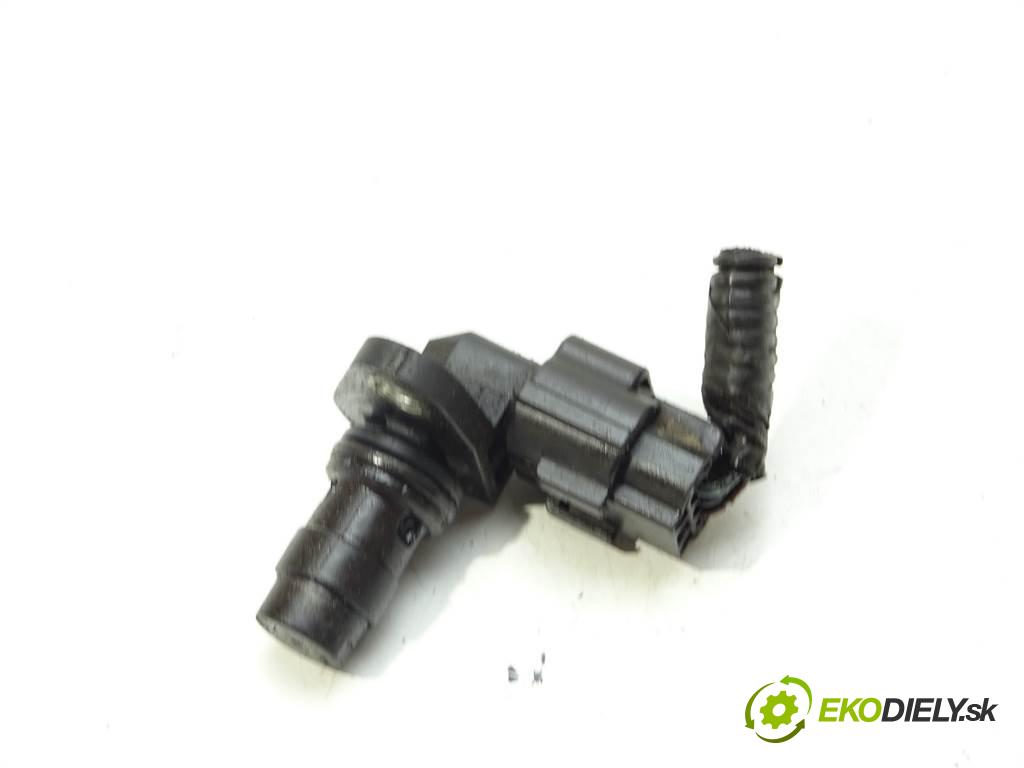 Volvo XC90 I    4.4B V8 316KM 02-06  snímač pozice vačkového hřídele  (Snímače polohy kliky, vačky)