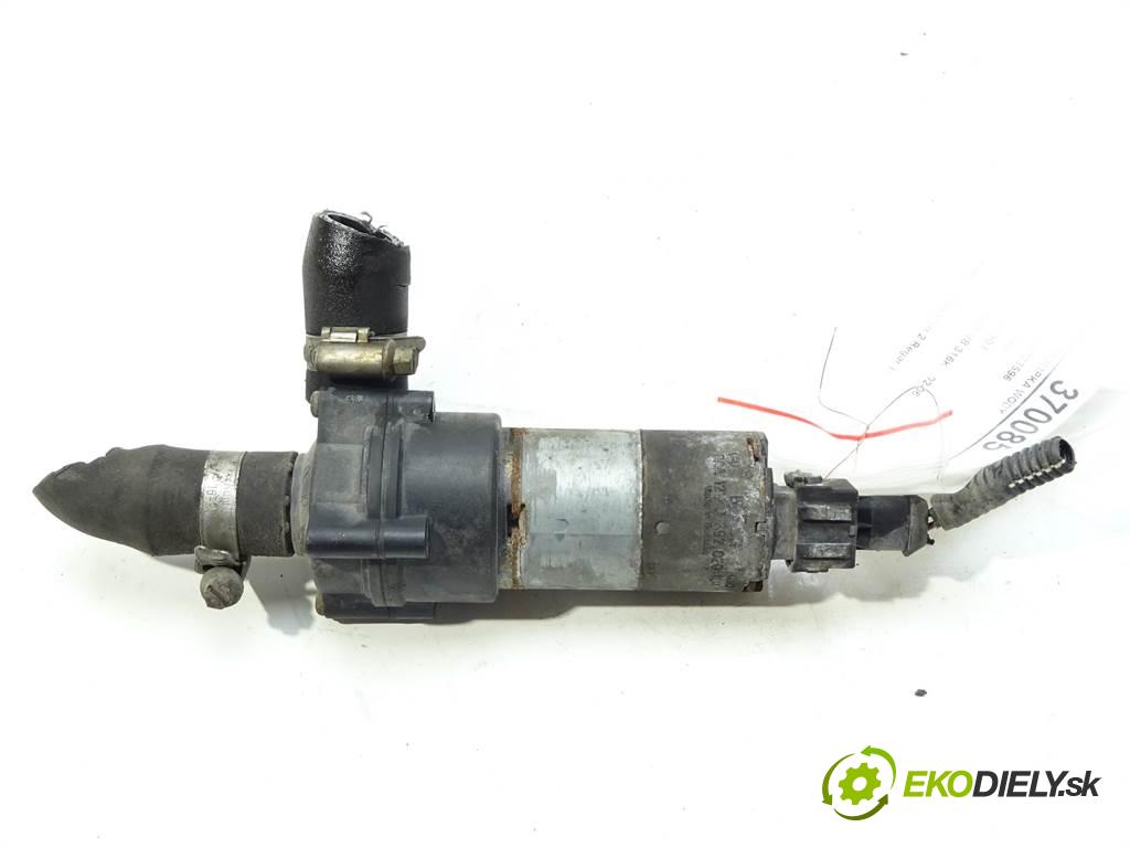 Volvo XC90 I    4.4B V8 316KM 02-06  motorek vody 30723596 (Vodní pumpy)