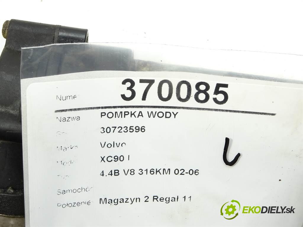 Volvo XC90 I    4.4B V8 316KM 02-06  pumpa vody 30723596 (Vodné pumpy)