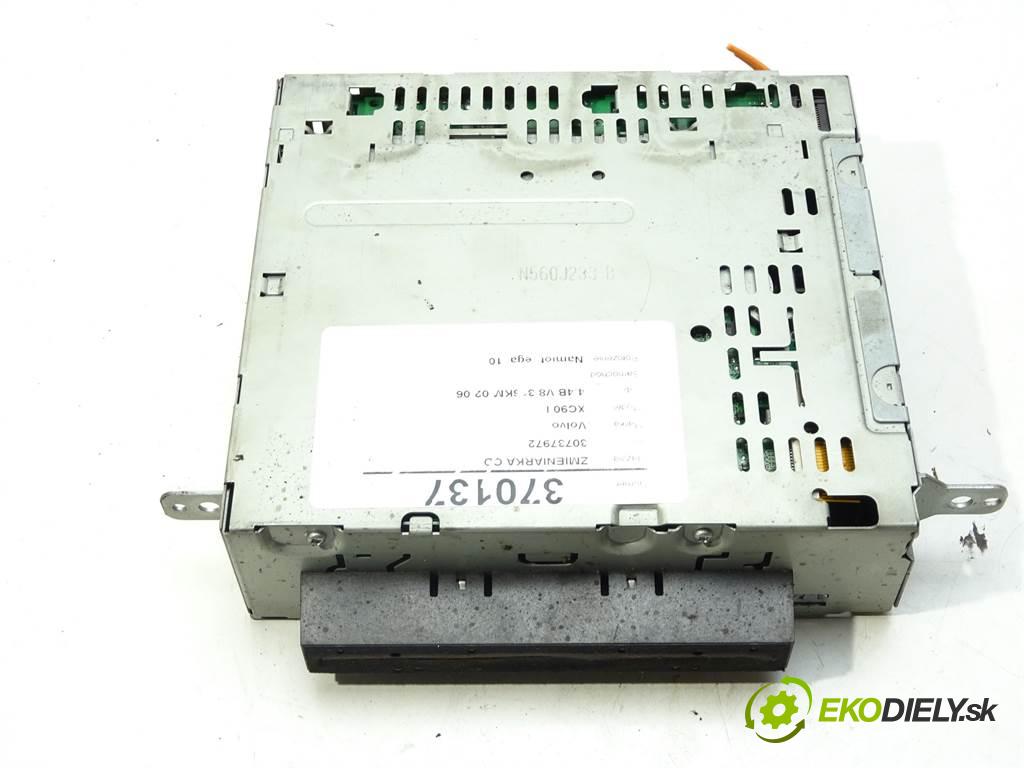 Volvo XC90 I    4.4B V8 316KM 02-06  Menič CD 30737972 (CD meniče)