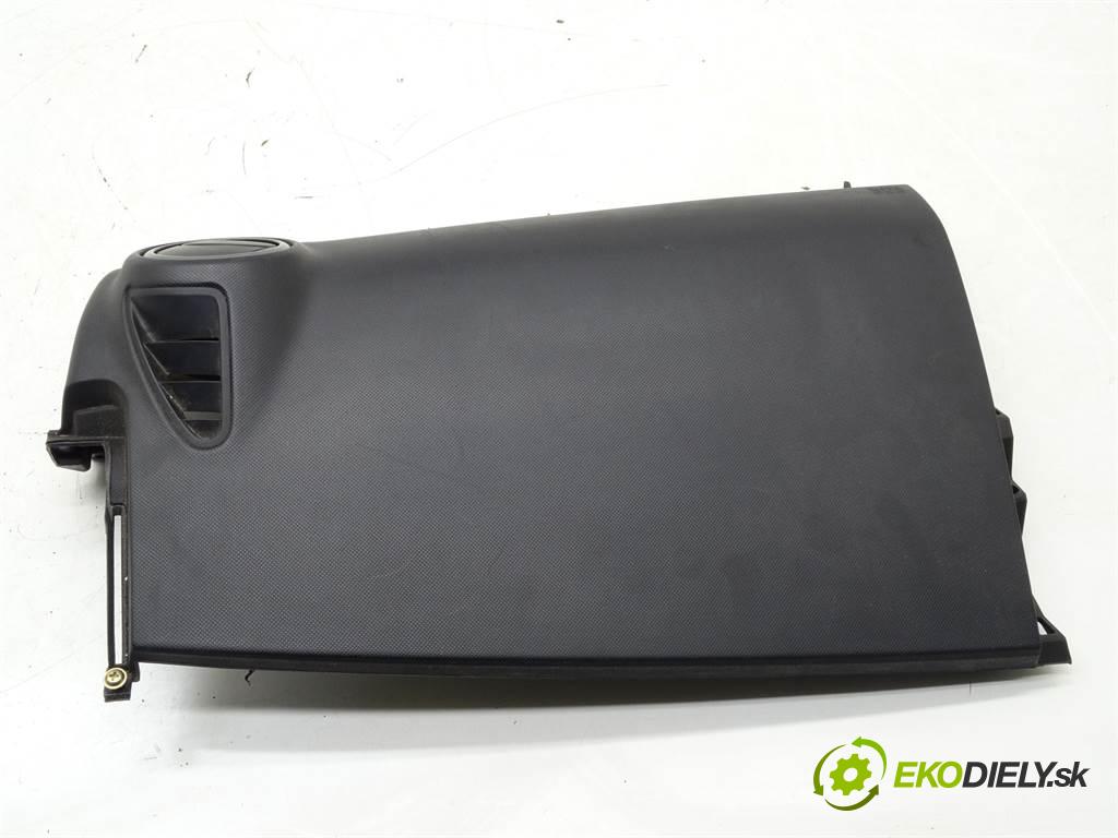 Mazda 3  2005 77KW BK SEDAN 4D 1.6B 105KM 03-09 1598 Palubná doska Kryt silentbloku