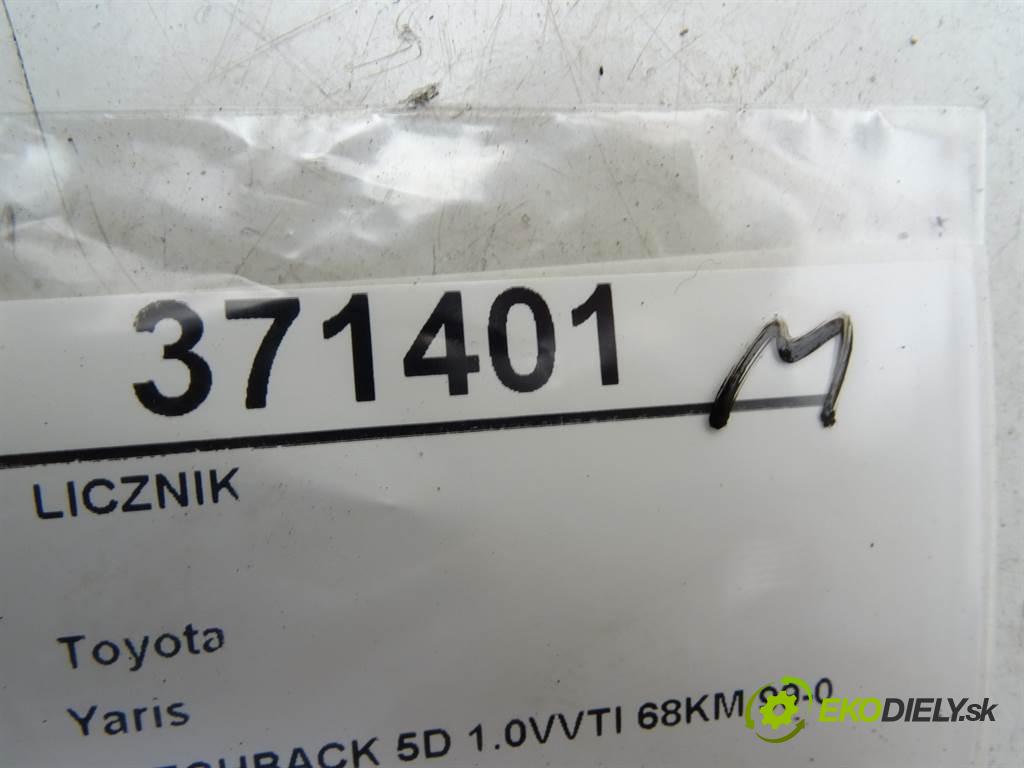 Toyota Yaris  2001 50 kW HATCHBACK 5D 1.0VVTI 68KM 99-03 1000 Prístrojovka 83800-0D040 (Prístrojové dosky, displeje)