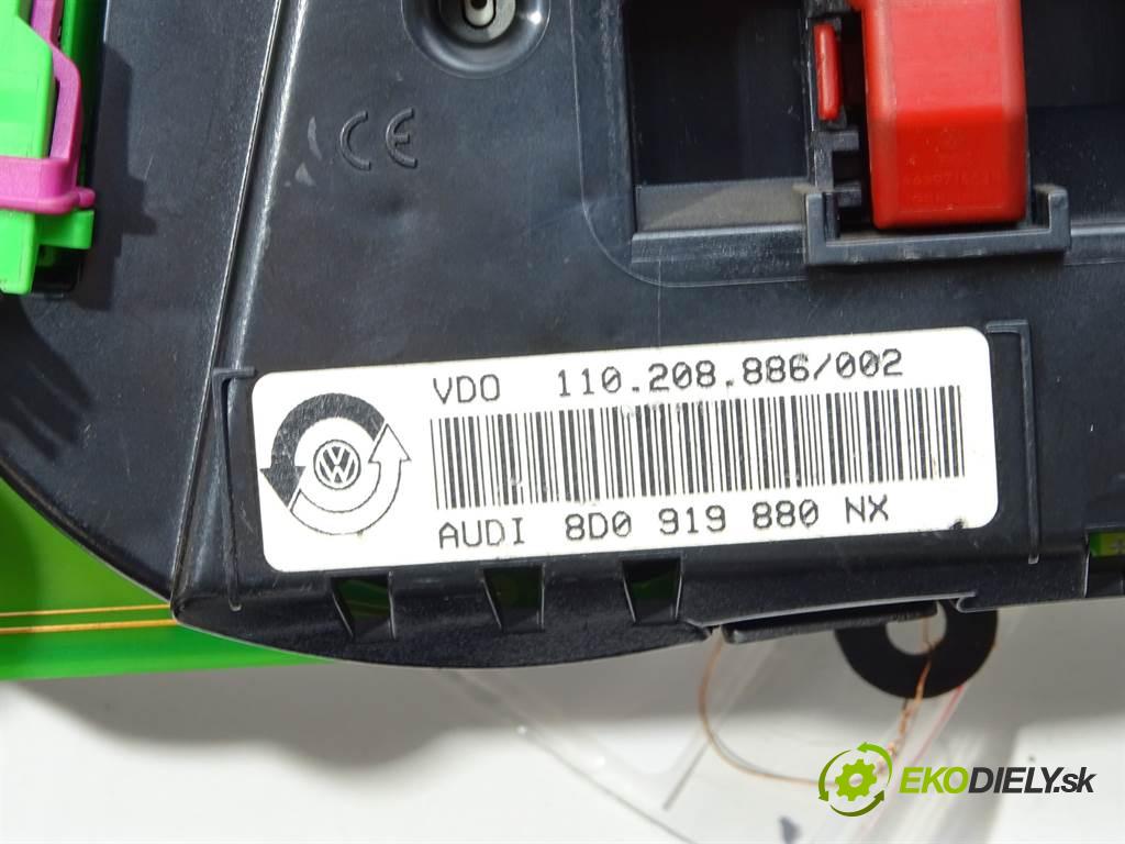 Audi A4 B5  1998 142 kW SEDAN 4D 2.8B V6 193KM 94-01 2800 Prístrojovka 8D0919880NX (Prístrojové dosky, displeje)