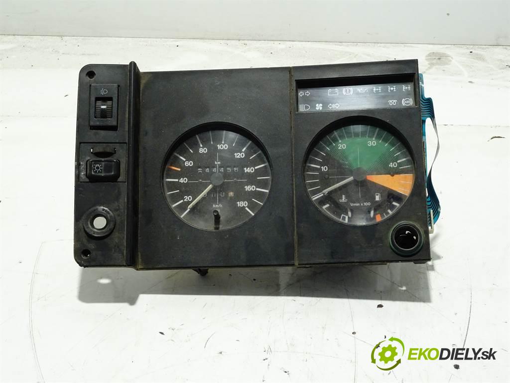 Volkswagen LT  1984 51 kW 28-35 2.4D 102KM (75kW) 2400 Prístrojovka  (Prístrojové dosky, displeje)