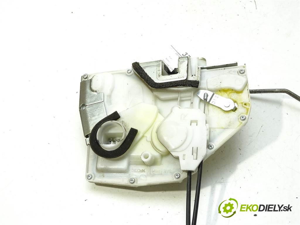 Fiat Sedici  2007 79 kW SX4 1.6B 107KM 05-09 1600 zámok přední část pravý