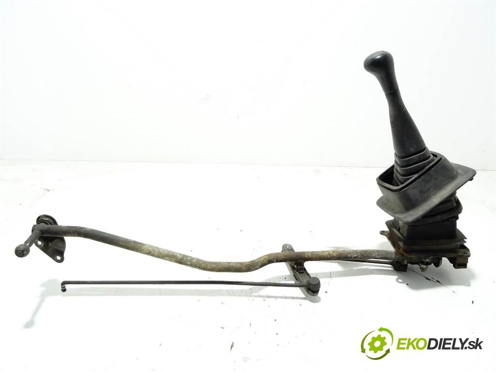 Volkswagen Transporter IV T4  1992 57 kW 2.4D AAB 78KM (57kW) 92r 2400 Kulisa  (Rýchlostné páky / kulisy)