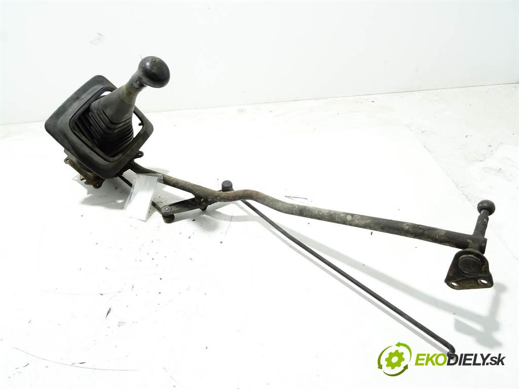 Volkswagen Transporter IV T4  1992 57 kW 2.4D AAB 78KM (57kW) 92r 2400 Kulisa  (Rýchlostné páky / kulisy)