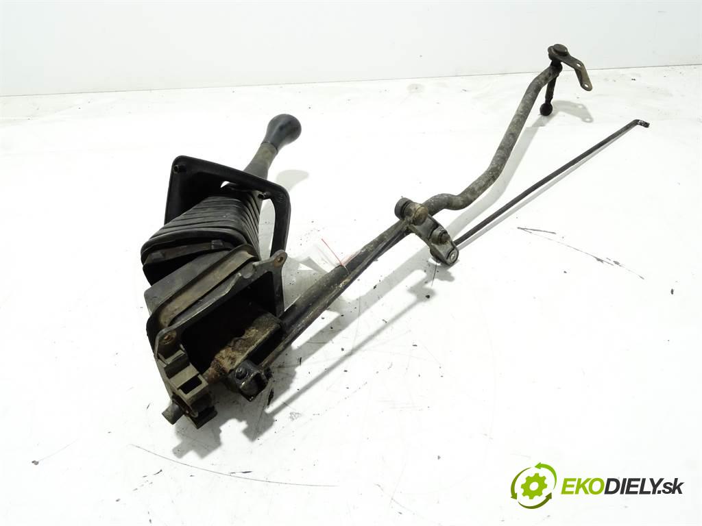 Volkswagen Transporter IV T4  1992 57 kW 2.4D AAB 78KM (57kW) 92r 2400 Kulisa  (Rýchlostné páky / kulisy)