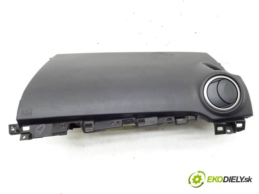 Mazda 3  2005 118 kW BK HATCHBACK 5D 2.3B 158KM 03-09 2300 Palubná doska Kryt silentbloku BP4K60350