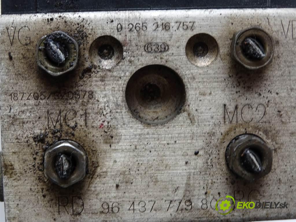 Peugeot 307  2001 66 kW HATCHBACK 5D 2.0HDI 90KM 01-05 2000 Pumpa ABS 0273004562 9643777980 (Pumpy ABS)
