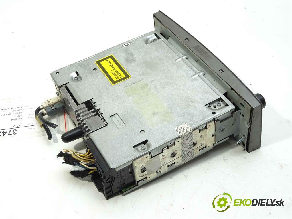 Peugeot 407  2005 80 kW SEDAN 4D 1.6HDI 109KM 04-11 1600 RADIO  (Audio zariadenia)