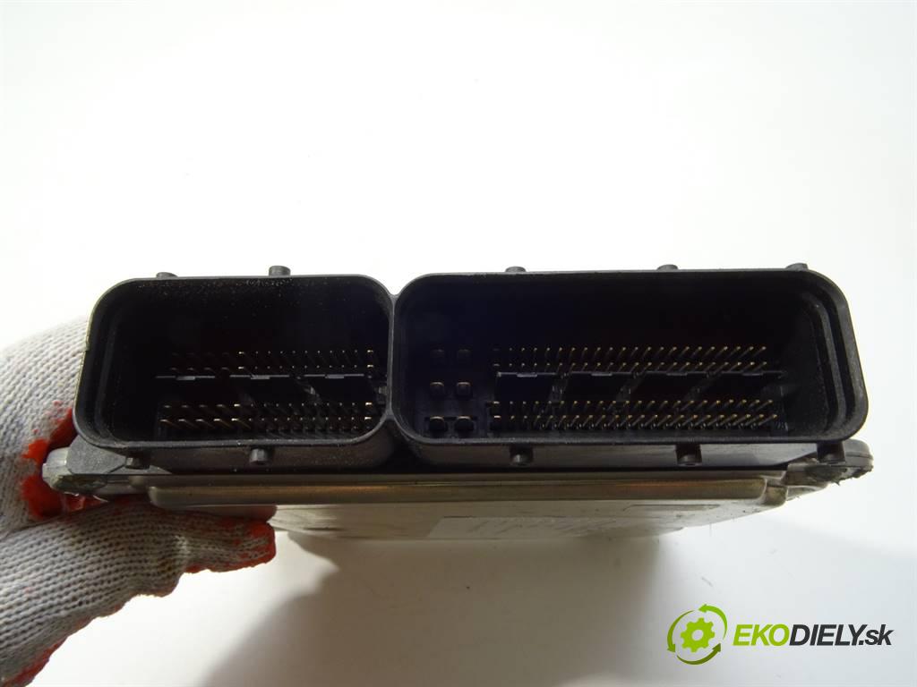 Audi S8 D3    A8 5.2B V10 450KM 06-10  riadiaca jednotka Motor 4E0910552K (Riadiace jednotky)