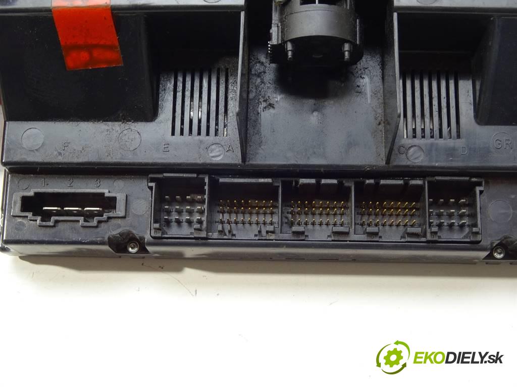Audi S8 D3  2008 331 kW A8 5.2B V10 450KM 06-10 5200 Panel ovládania kúrenia 4E0820043G (Prepínače, spínače, tlačidlá a ovládače kúrenia)