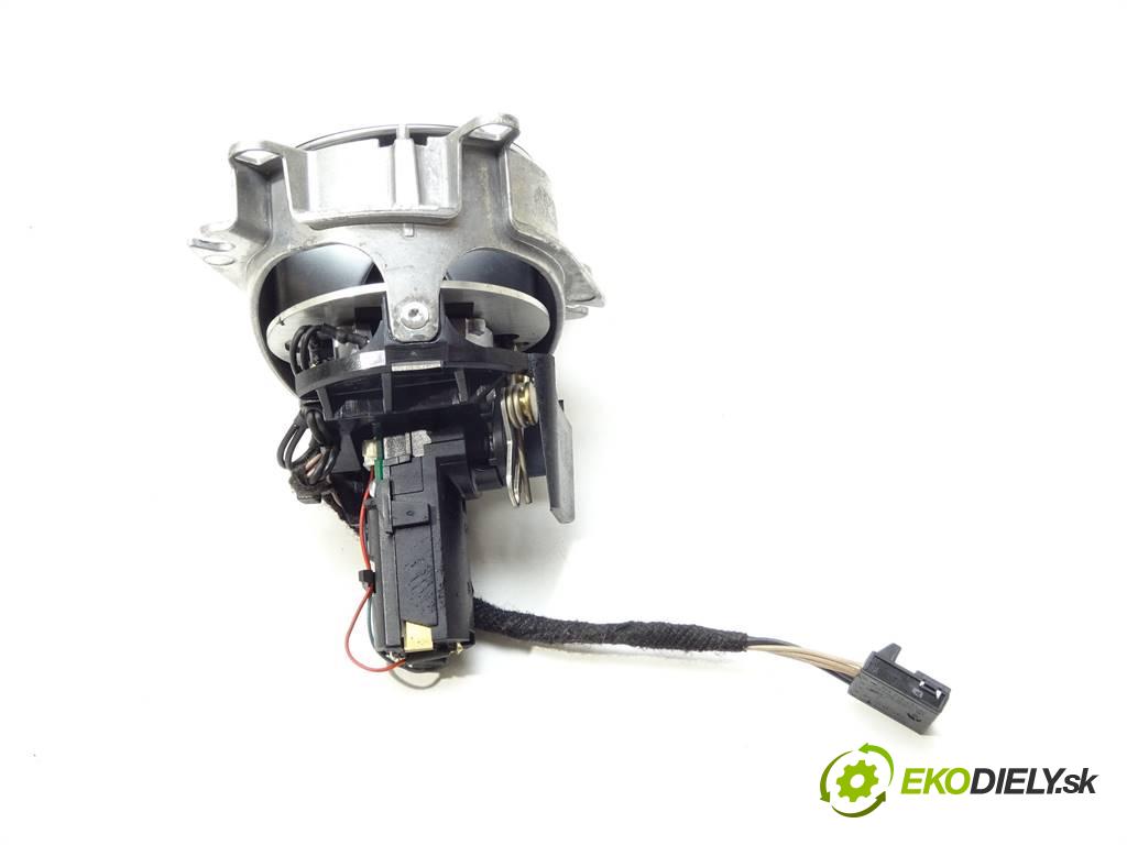 Audi S8 D3    A8 5.2B V10 450KM 06-10  reproduktor desky BANG OLUFSEN 4E0035361