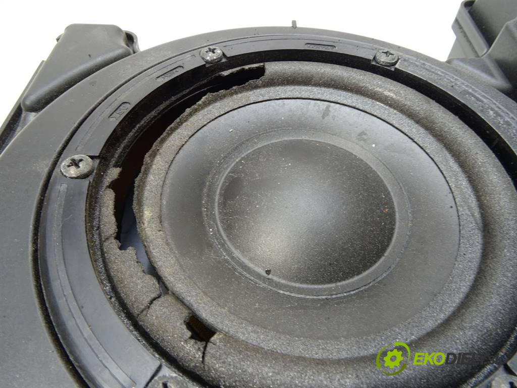 Audi S8 D3    A8 5.2B V10 450KM 06-10  reproduktor Dvere predný ľavy BANG: OLUFSEN: 4E0035382