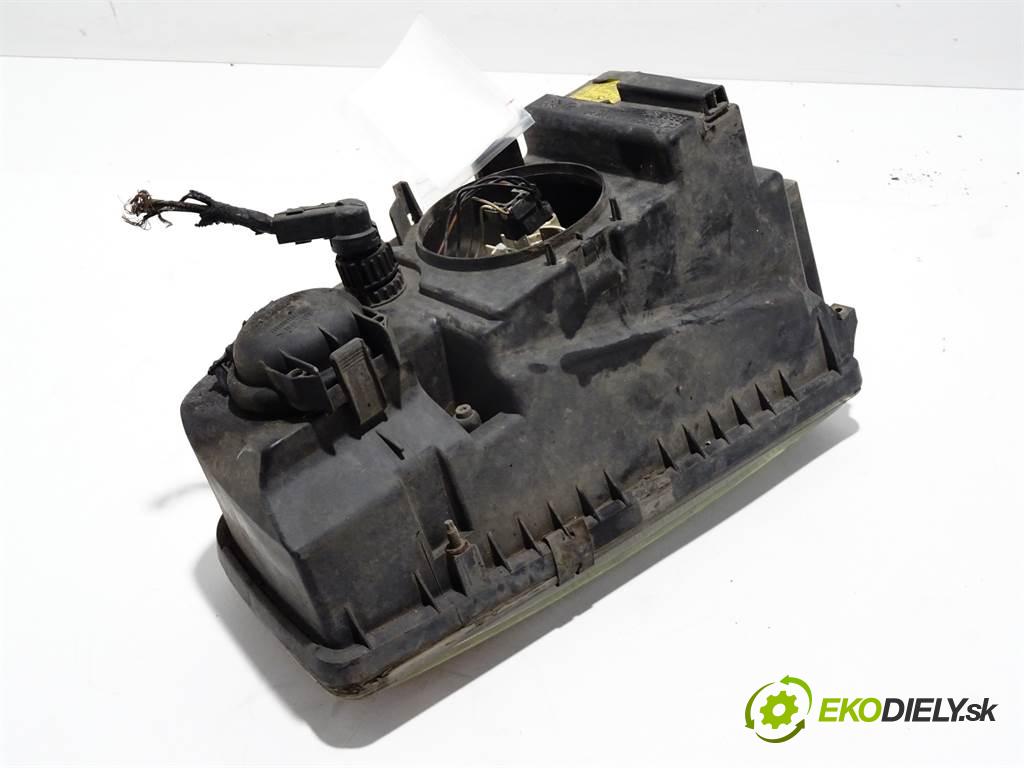 Mercedes-Benz Axor    6x2 2528L 6.4 205kW (280KM) 01-04  světlomet pravý