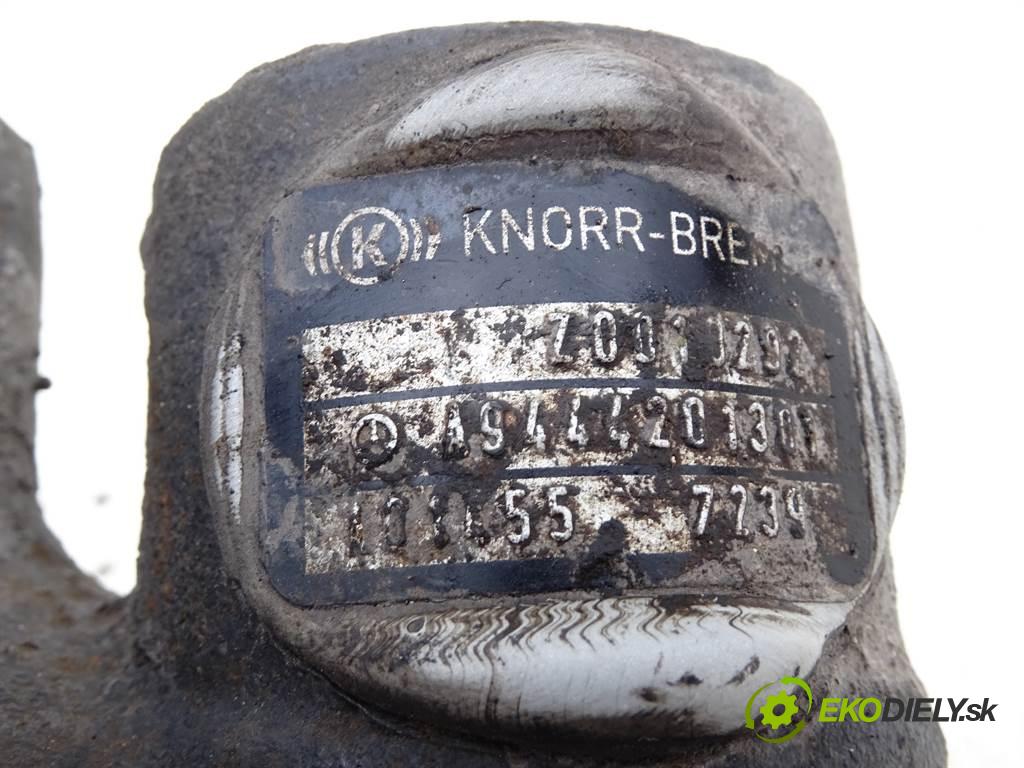 Mercedes-Benz Axor    6x2 2528L 6.4 205kW (280KM) 01-04  Brzdič strmeň zad pravy A9444201301 (Ostatné)