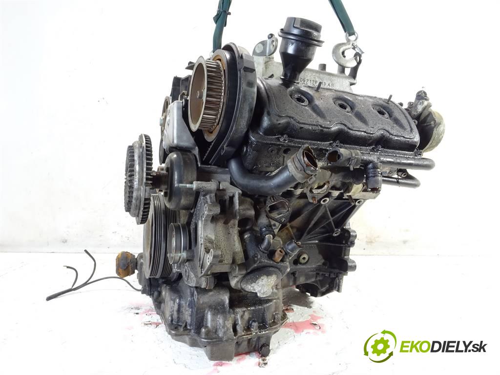 Audi A6 C5  2004 132 kW KOMBI 2.5TDI 180KM 97-04 2500 motor BDH (Motory (kompletní))