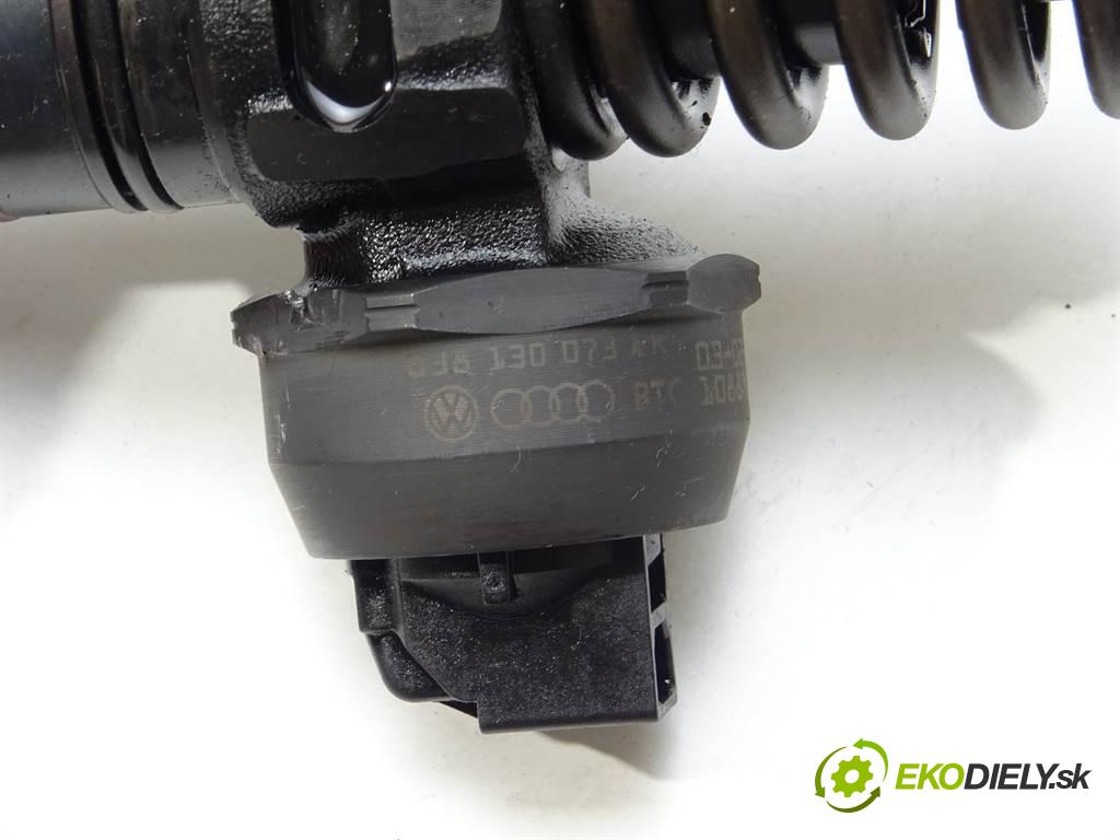 Audi A4 B6  2003 96 kW SEDAN 1.9TDI 130KM 00-04 1900 vstrekovače 038130073AK (Vstrekovače)