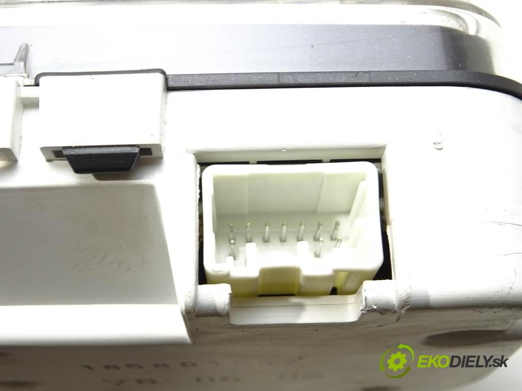 Volvo V50  2006 92 kW KOMBI 1.8B 125KM 04-12 1800 Prístrojovka 30786343 (Prístrojové dosky, displeje)