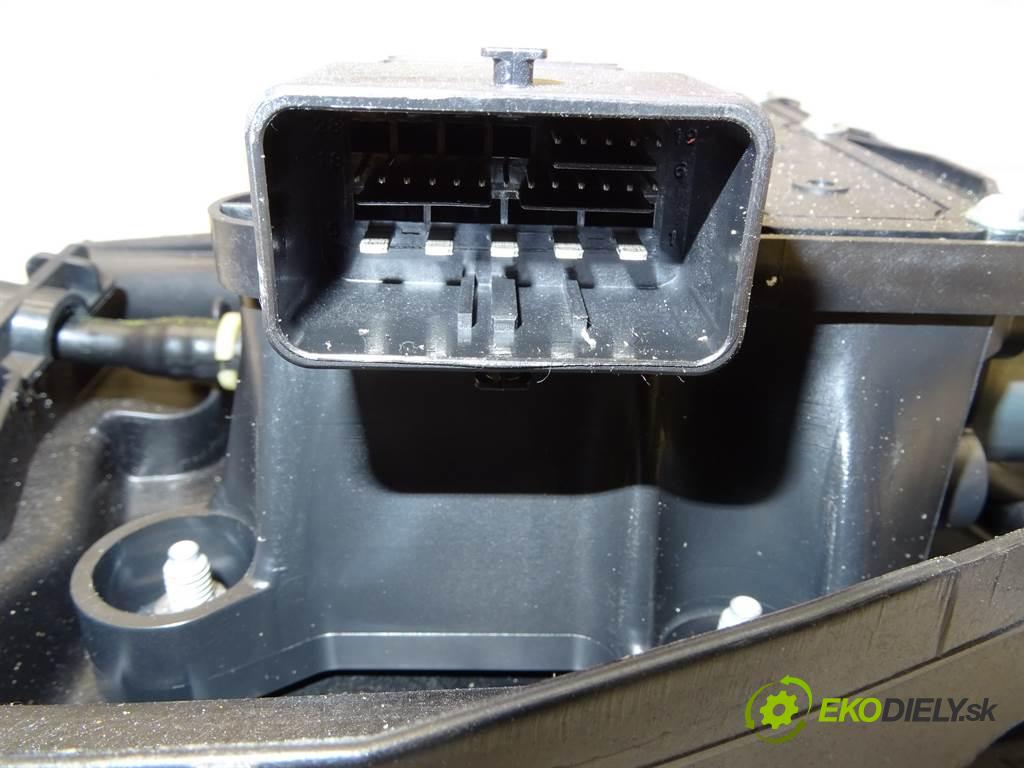 Citroen C4 Picasso    1.6HDI 112KM 06-13  BRZDA: ručný elektrický 9673081780 (Ručné brzdy)