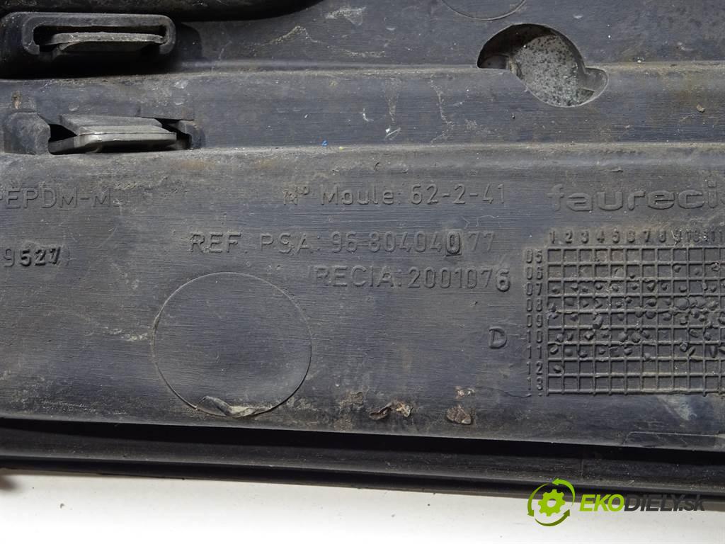 Citroen C4 Picasso    1.6HDI 112KM 06-13  mří nárazníka přední část levá strana 9680404077