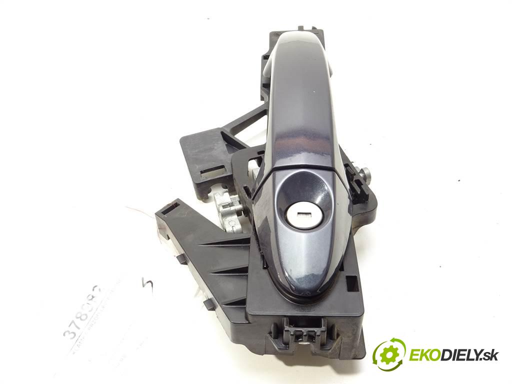 Ford B-Max  2013 75KM 1.5TDCI 75KM 12-17 1500 Kľučka predný ľavá strana vonkajšia  (Vonkajšie predné ľavé)