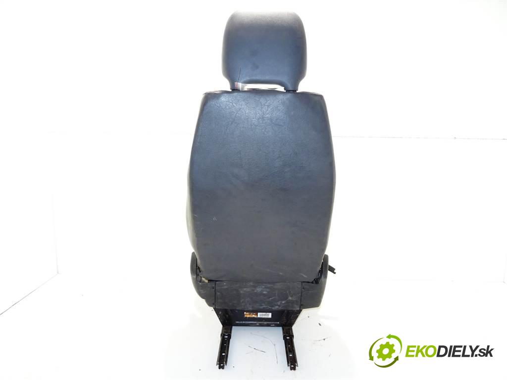 Mercedes-Benz ATEGO    MP1 4.2D 152KM 96-02  Sedadlo pravy  (Sedačky, sedadlá)