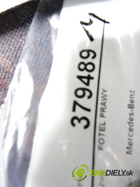 Mercedes-Benz ATEGO    MP1 4.2D 152KM 96-02  Sedadlo pravy  (Sedačky, sedadlá)