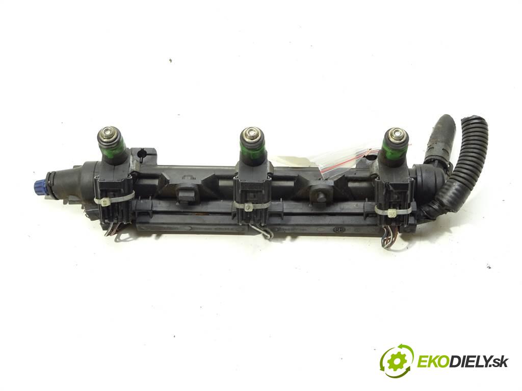 Volkswagen Polo IV 9N  2002 47 kW HATCHBACK 5D 1.2B 64KM 01-09 1200 Lišta vstrekovacia Vstrekovacie ventily 03E133320 (Vstrekovacie lišty)