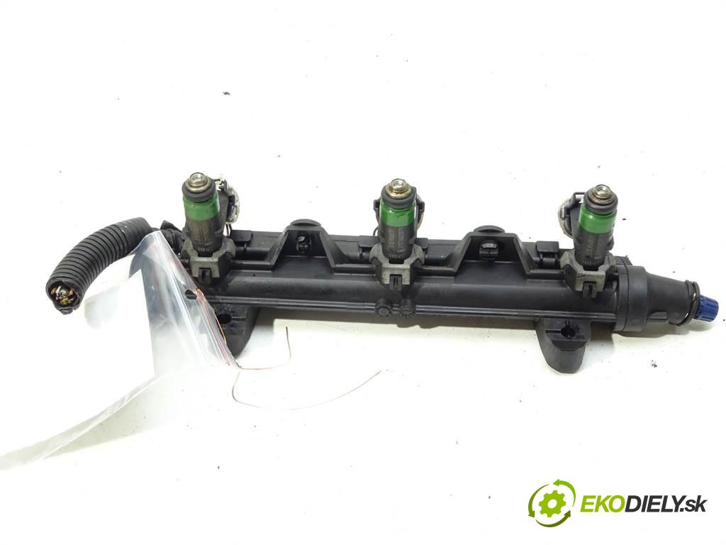 Volkswagen Polo IV 9N  2002 47 kW HATCHBACK 5D 1.2B 64KM 01-09 1200 Lišta vstrekovacia Vstrekovacie ventily 03E133320 (Vstrekovacie lišty)