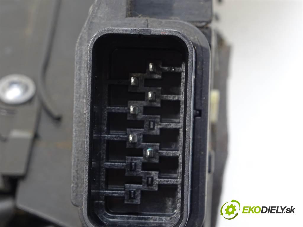 Ford S-MAX  2007 103 kW 2.0TDCI 140KM 06-15 2000 zámok přední část pravý 6M2A-R21812-AC