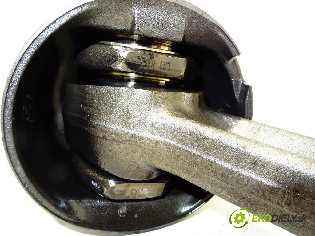 Volvo FH12    FH12 EURO2 D12A 93-01  PIEST: ojnica  (Piesty)