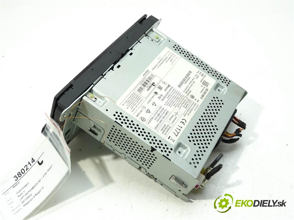 Volkswagen Polo V  2016 75KM LIFT HATCHBACK 5D 1.4TDI 75KM 09-17 1400 RADIO 6C0035888B (Audio zariadenia)