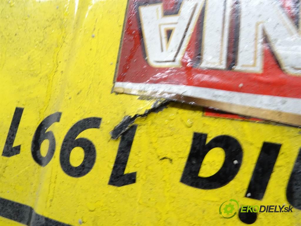 BMW 3 E30    M3 COUPE  kapota LAMINÁT: SVĚTLO: MIKINKA