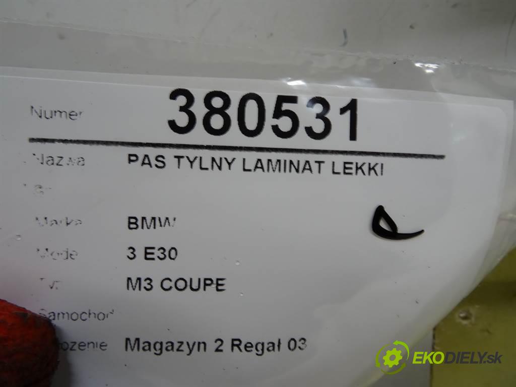 BMW 3 E30    M3 COUPE  držák zadní část LAMINÁT: SVĚTLO: MIKINKA