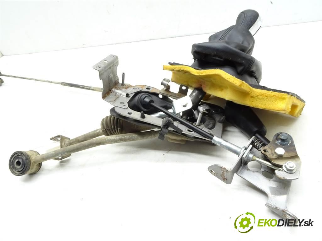 Subaru Forester III  2008 110KW SH 2.0B 150KM 08-13 1994 Kulisa  (Rýchlostné páky / kulisy)