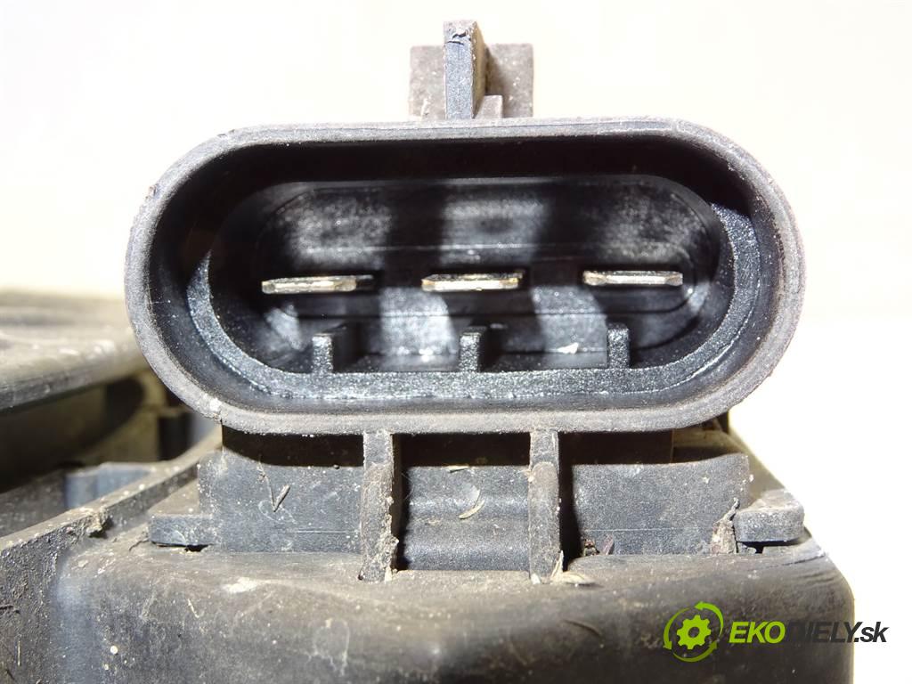 Opel Astra H  2005 74 kW KOMBI 5D 1.7CDTI 101KM 04-14 1700 Ventilátor klimatizácie 13132559 (Ventilátory chladičov klimatizácie)