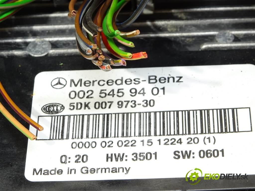 Mercedes-Benz C W203    KOMBI 5D 2.0B KOMPRESSOR 163KM 00-06  Modul SAM 0025459401 (Ostatné)