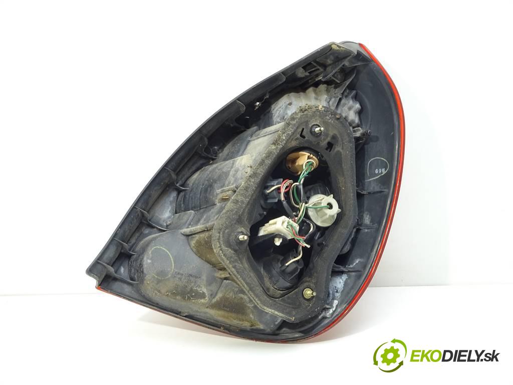 Toyota Corolla E11 LIFT  2000 51KW HATCHBACK 3D 1.9D 70KM 99-02 1867 Svetlo zad ľavá strana  (Ostatné)