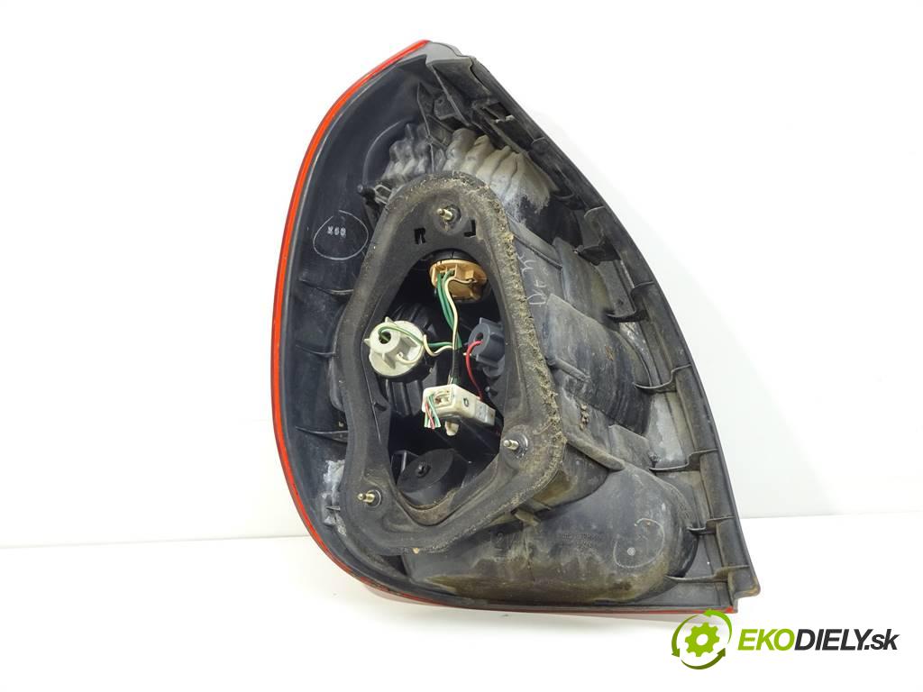 Toyota Corolla E11 LIFT  2000 51KW HATCHBACK 3D 1.9D 70KM 99-02 1867 Svetlo zad pravá  (Ostatné)