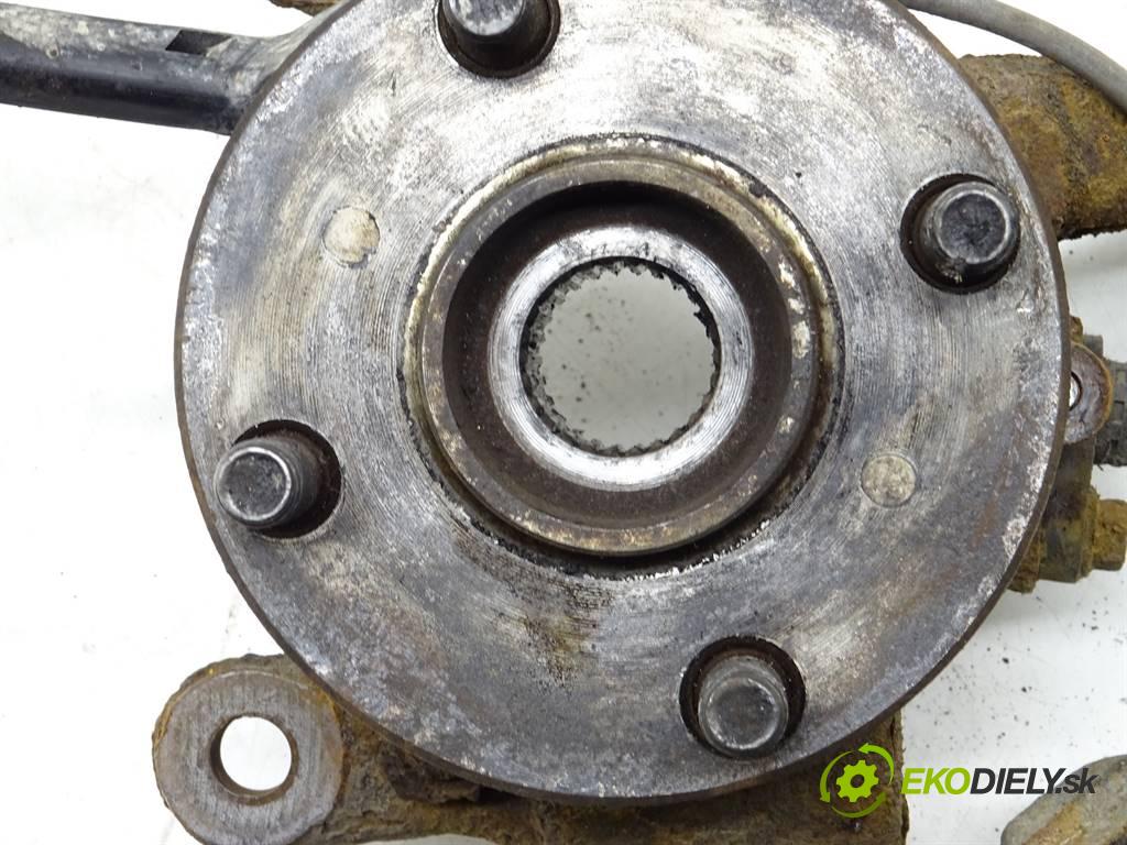 Toyota Corolla E11 LIFT  2000 51KW HATCHBACK 3D 1.9D 70KM 99-02 1867 náboj ľavá strana  (Náboje)